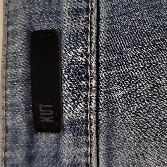 KUT FROM THE KLOTH \ JAIME BOYFRIEND CROP JEANS SIZE 8 Distressed - Picture 5 of 14